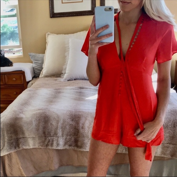 ❤️ Sexy Red V-Neck Button Up Romper NEW S - Picture 4 of 8